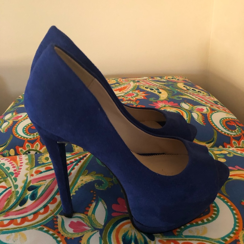 Blue open towed heels